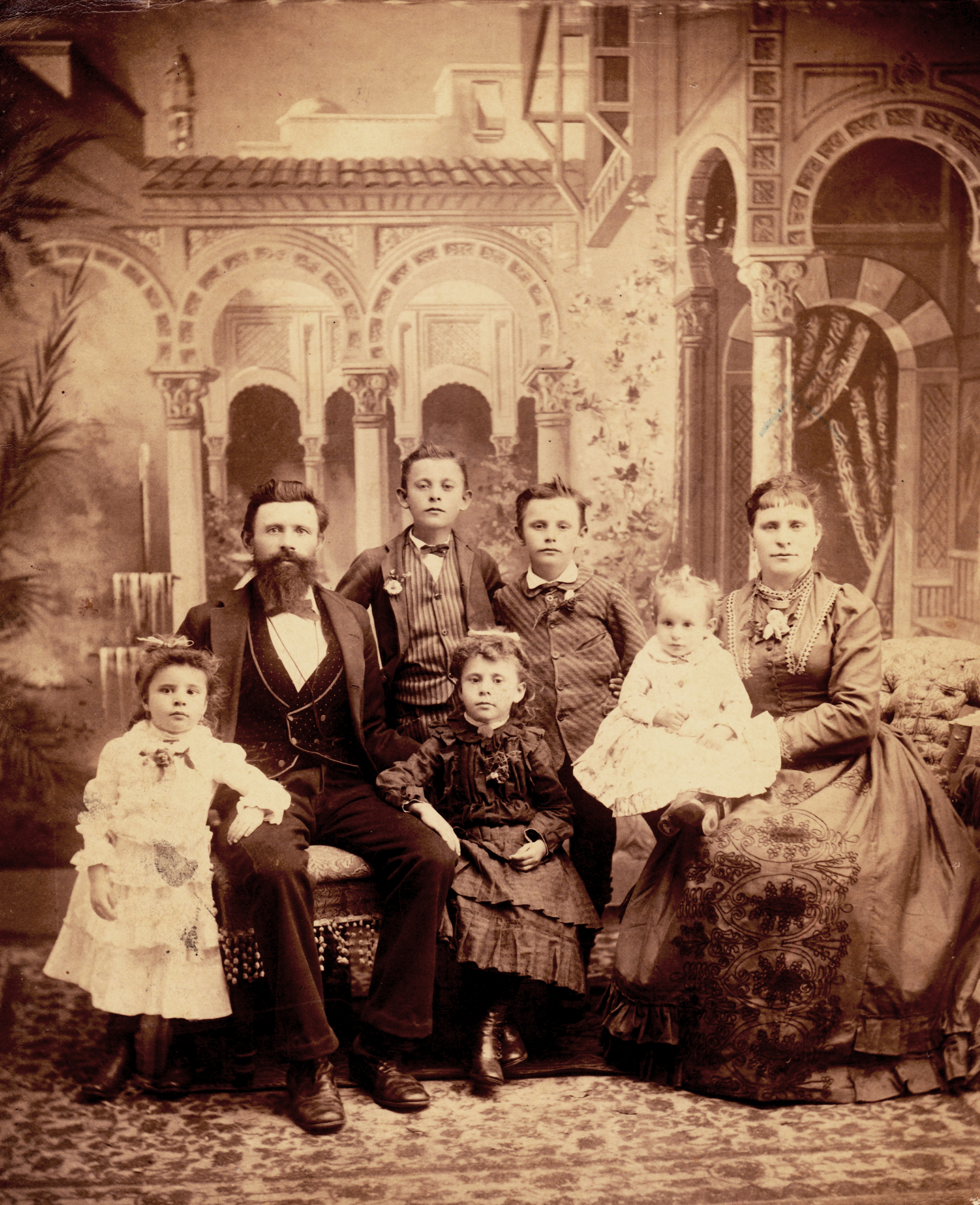 matthew-and-elizabeth-jost-family-2crophi